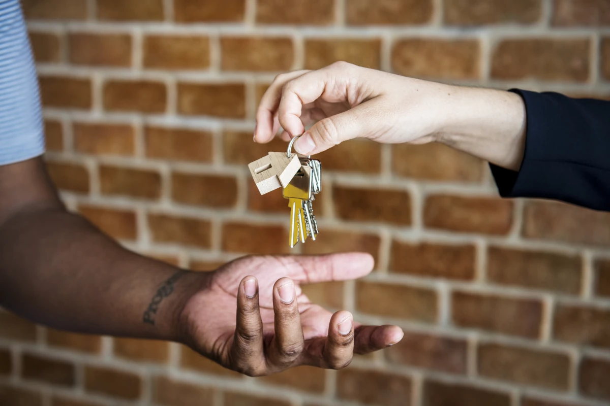 Maisons individuelles vs Condos : Quel choix pour votre prochain chez-vous ?